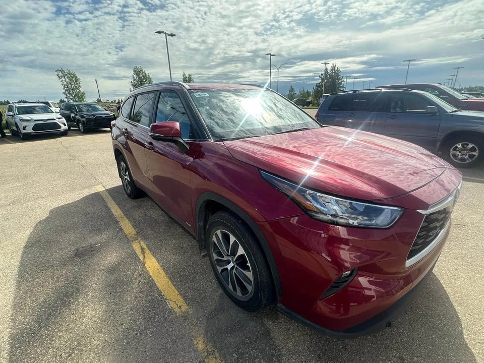 2023 Toyota Highlander - Image 3 of 6