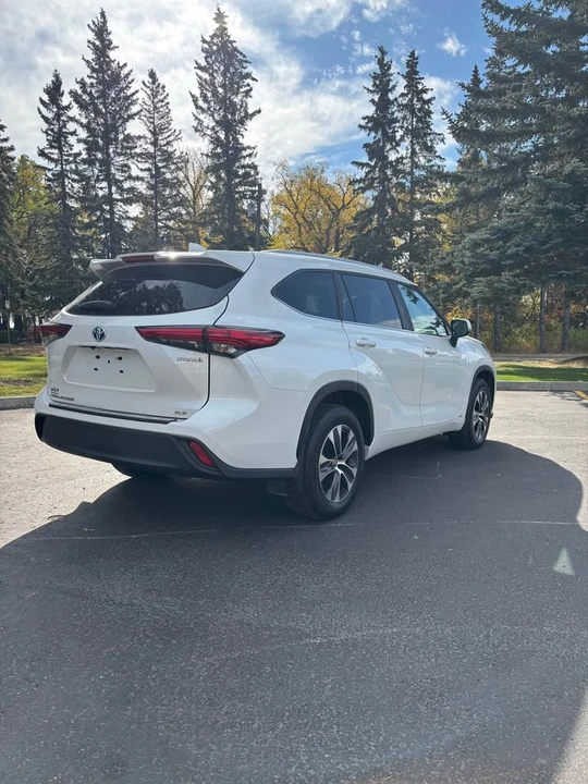 2023 Toyota Highlander - Image 5 of 12