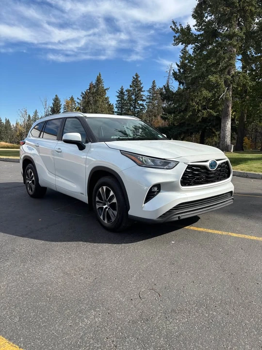2023 Toyota Highlander - Image 6 of 12