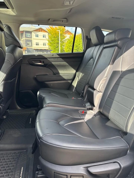 2023 Toyota Highlander - Image 7 of 12