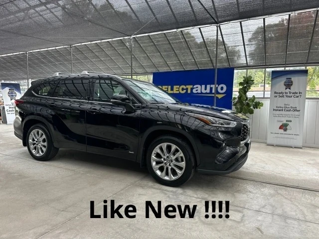2023 Toyota Highlander - Image 2 of 12