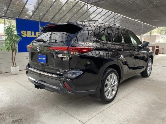 2023 Toyota Highlander - Image 7 of 12