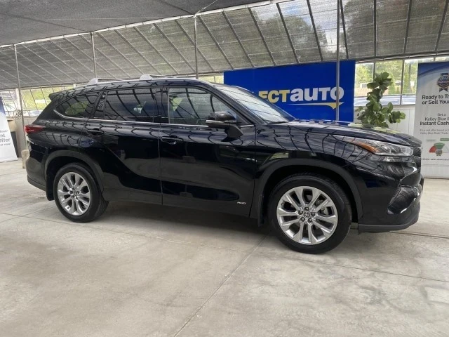 2023 Toyota Highlander - Image 11 of 12