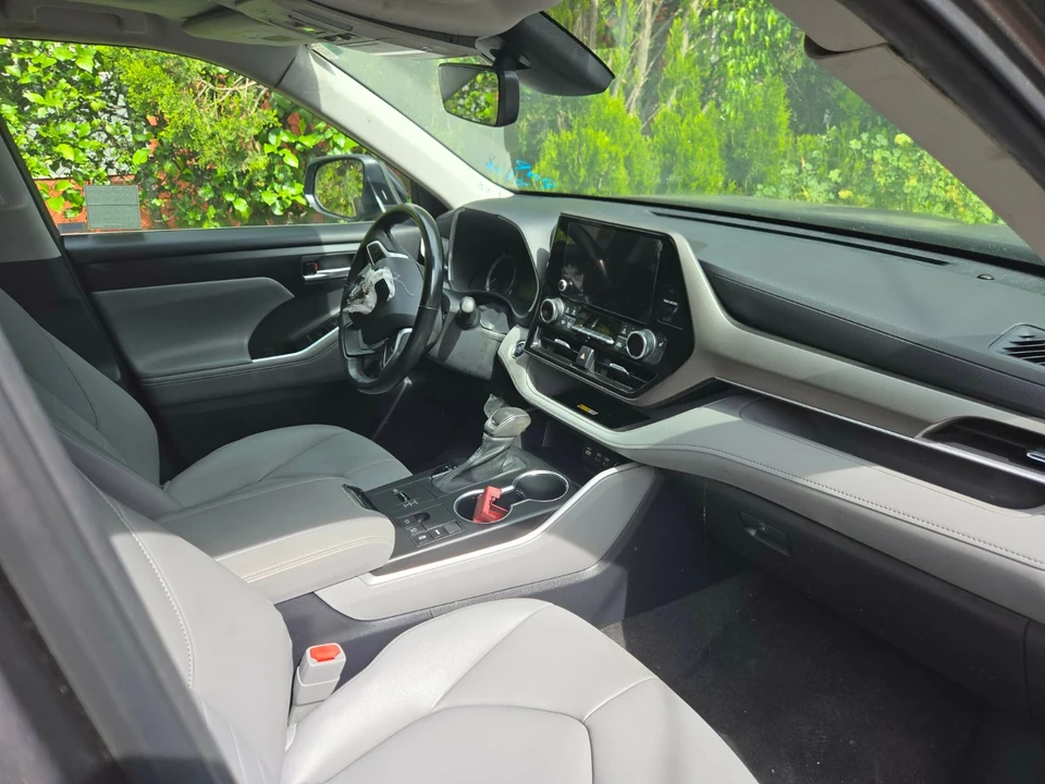 2023 Toyota Highlander - Image 14 of 21