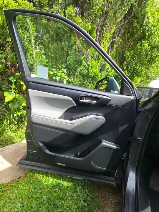 2023 Toyota Highlander - Image 19 of 21