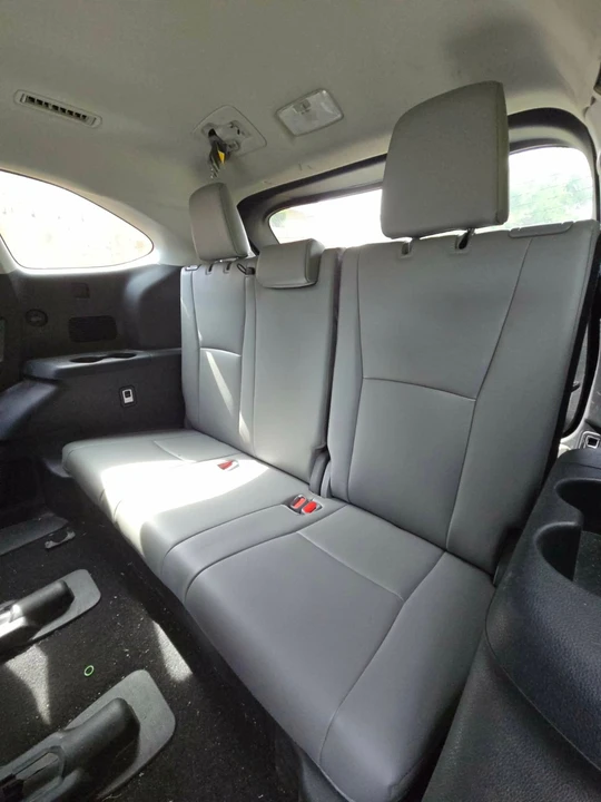 2023 Toyota Highlander - Image 15 of 21
