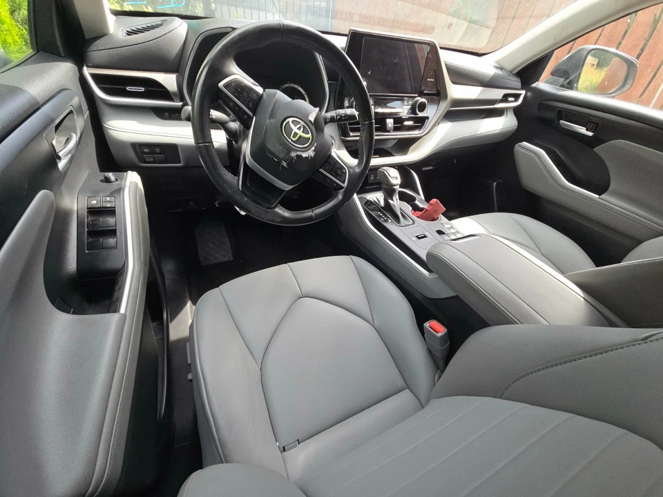 2023 Toyota Highlander - Image 11 of 21