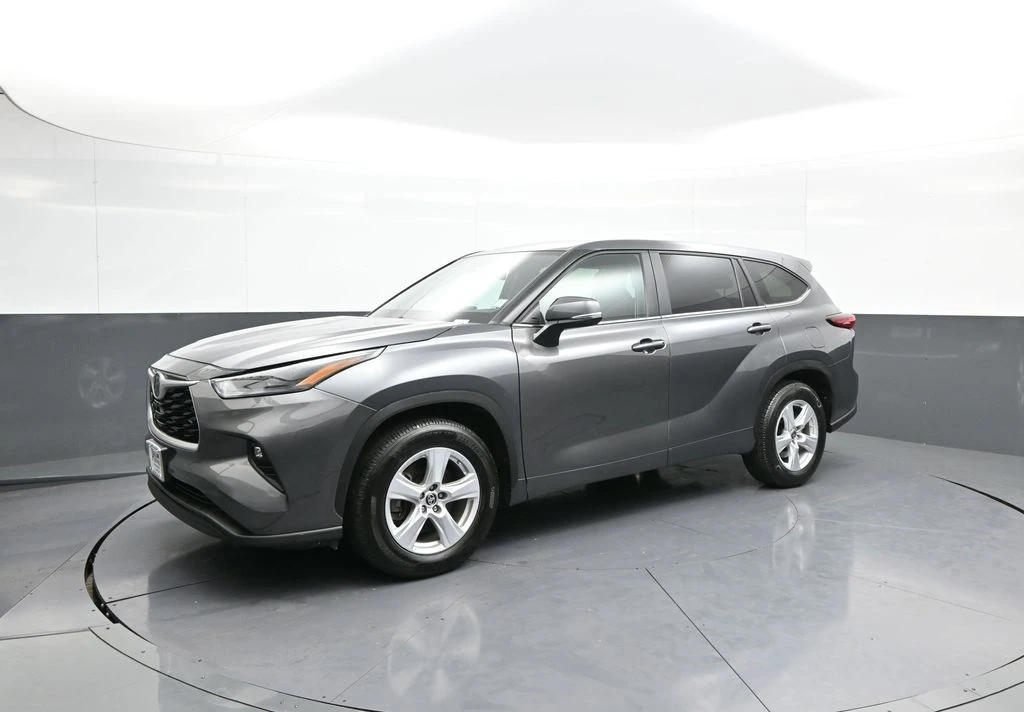 2023 Toyota Highlander - Image 10 of 12