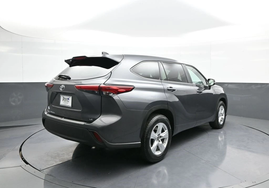 2023 Toyota Highlander - Image 6 of 12