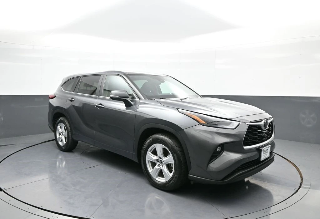 2023 Toyota Highlander - Image 4 of 12