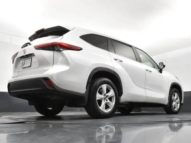 2023 Toyota Highlander - Image 12 of 12