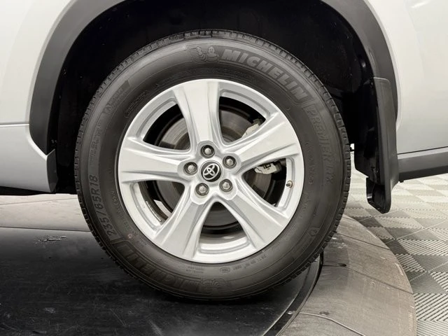 2023 Toyota Highlander - Image 12 of 12