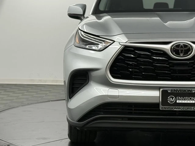 2023 Toyota Highlander - Image 4 of 12