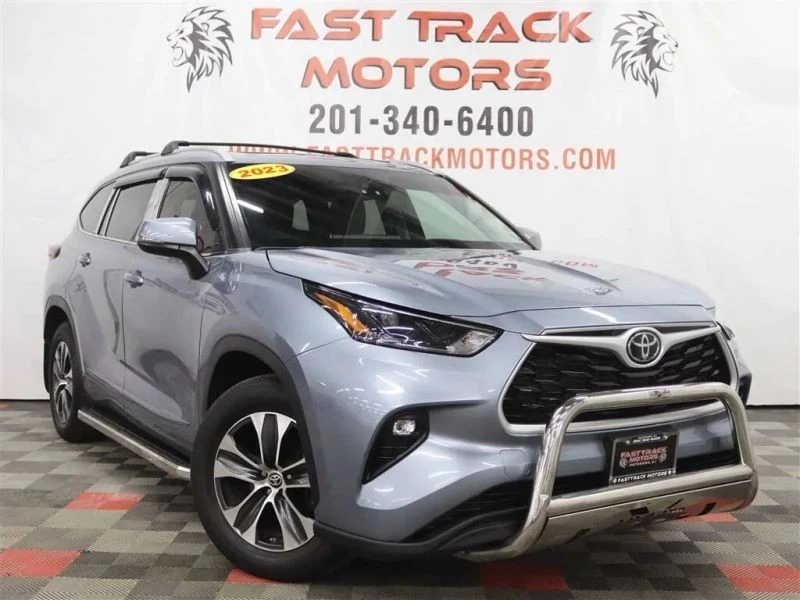 2023 Toyota Highlander - Image 3 of 12