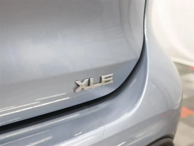 2023 Toyota Highlander - Image 9 of 12