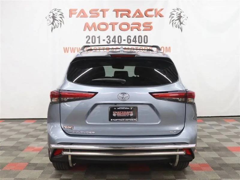 2023 Toyota Highlander - Image 5 of 12