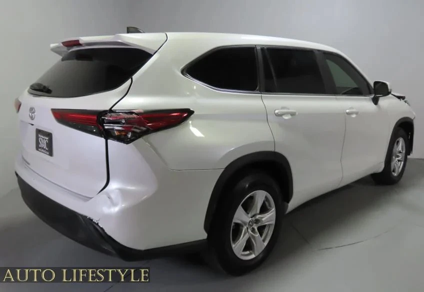 2023 Toyota Highlander - Image 5 of 21