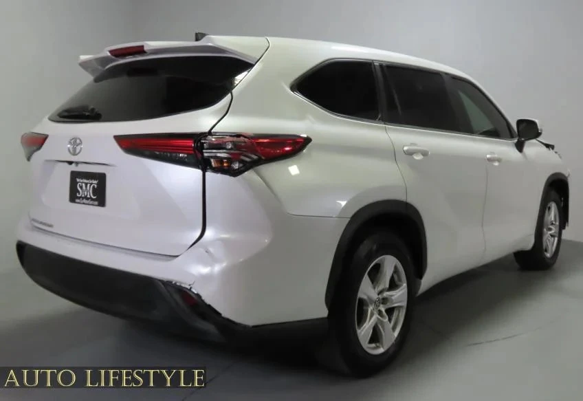 2023 Toyota Highlander - Image 7 of 21