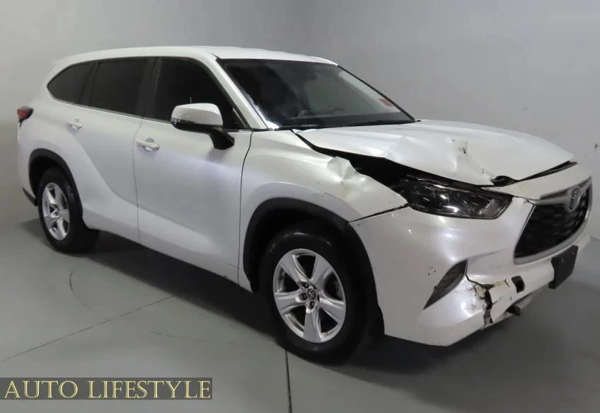 2023 Toyota Highlander - Image 2 of 21