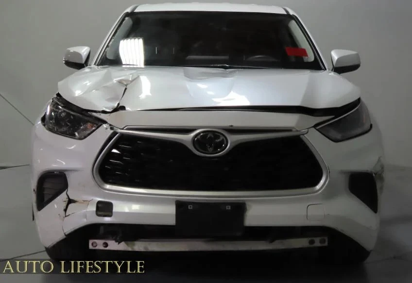 2023 Toyota Highlander - Image 11 of 21