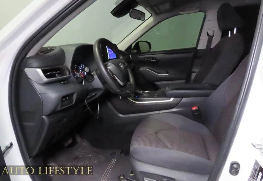 2023 Toyota Highlander - Image 21 of 21