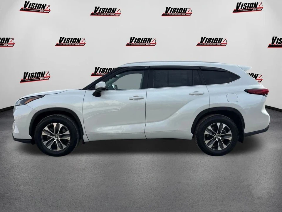 2023 Toyota Highlander - Image 8 of 12
