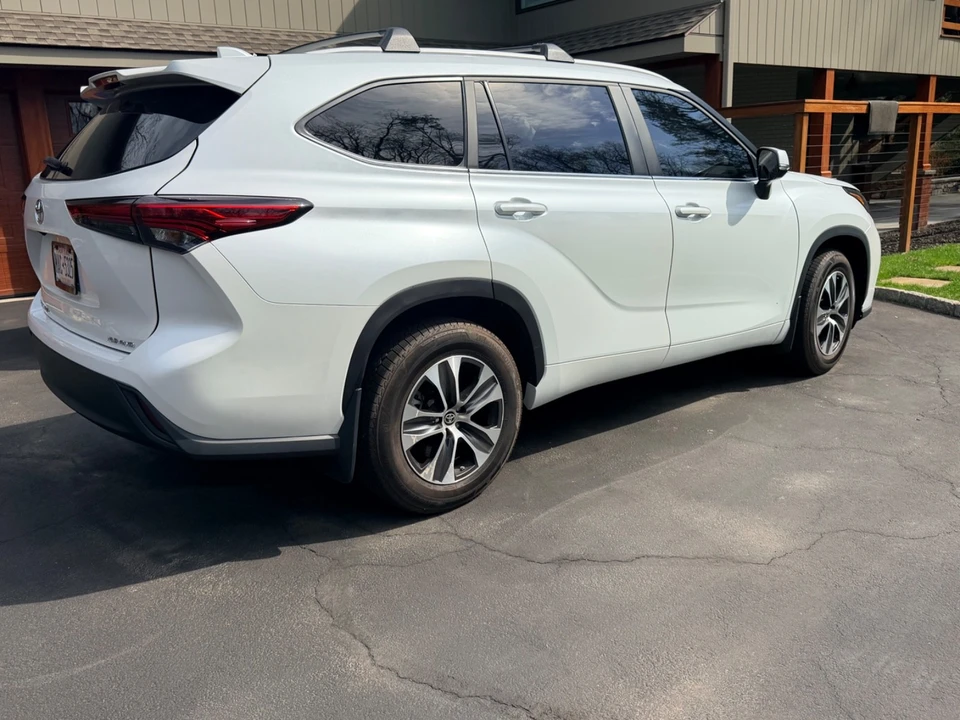 2023 Toyota Highlander - Image 5 of 13