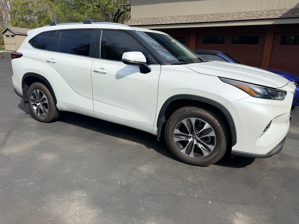 2023 Toyota Highlander - Image 4 of 13