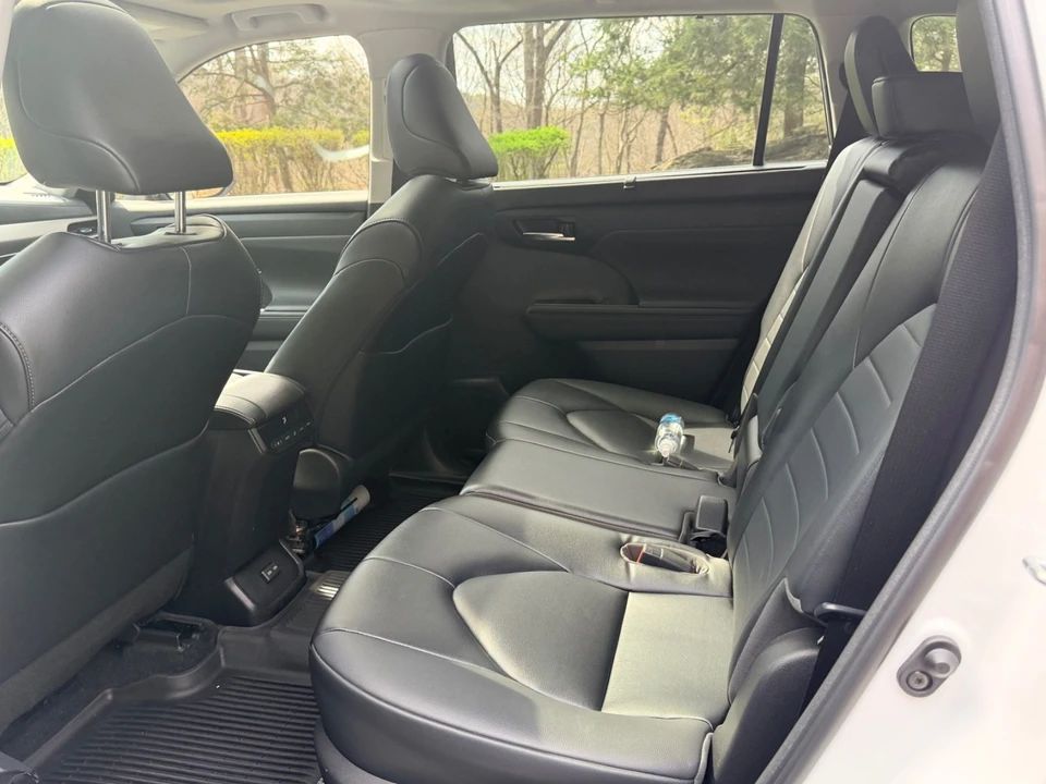 2023 Toyota Highlander - Image 11 of 13