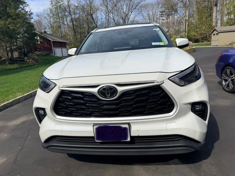 2023 Toyota Highlander - Image 3 of 13