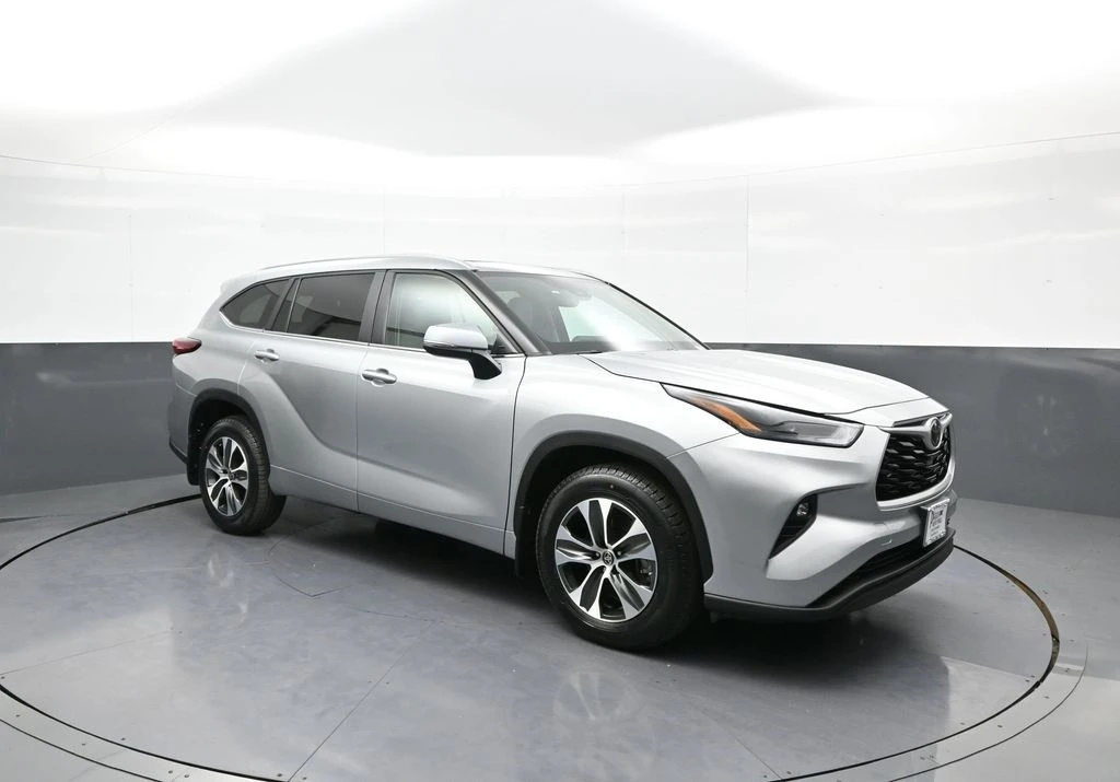 2023 Toyota Highlander - Image 4 of 12