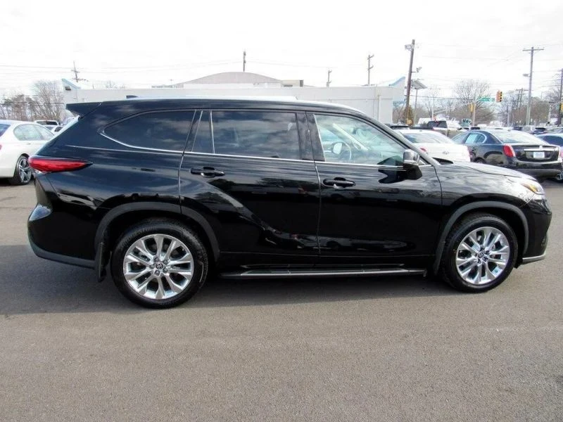 2023 Toyota Highlander - Image 12 of 12