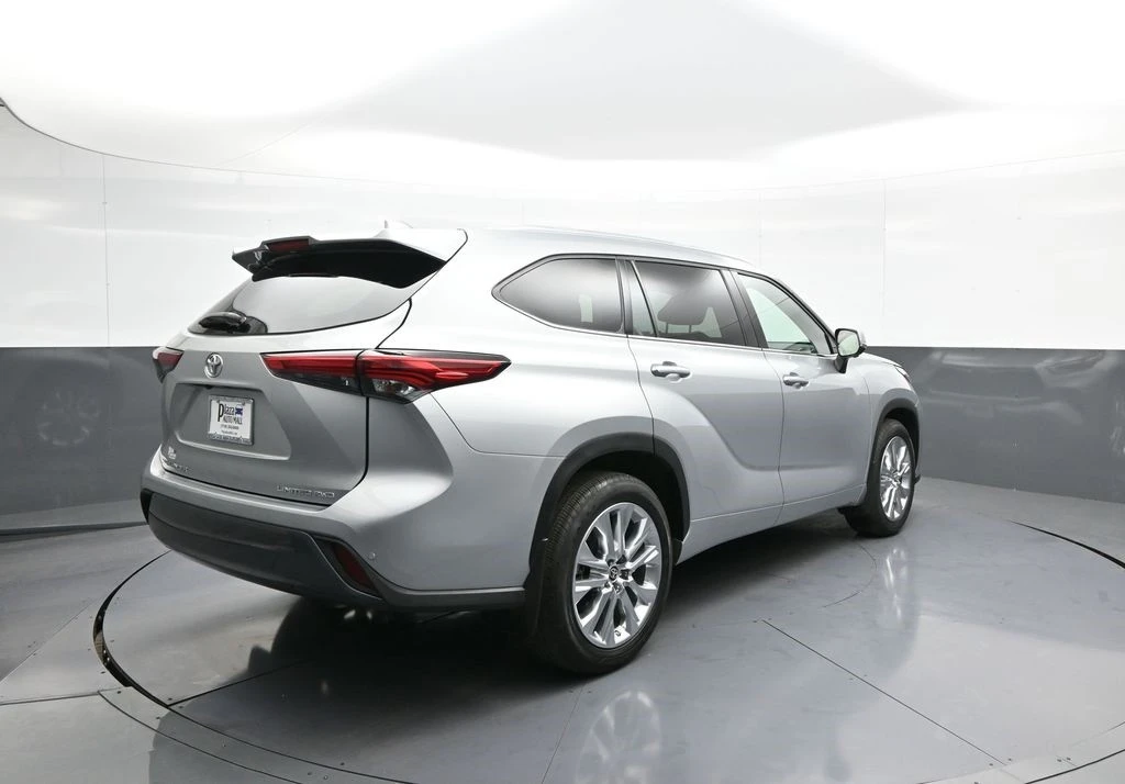 2023 Toyota Highlander - Image 6 of 12