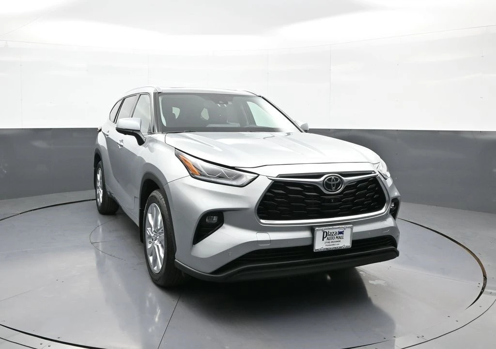 2023 Toyota Highlander - Image 3 of 12