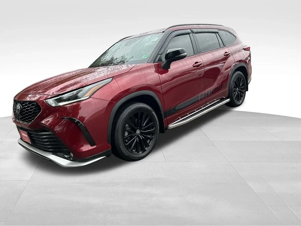 2023 Toyota Highlander - Image 2 of 12