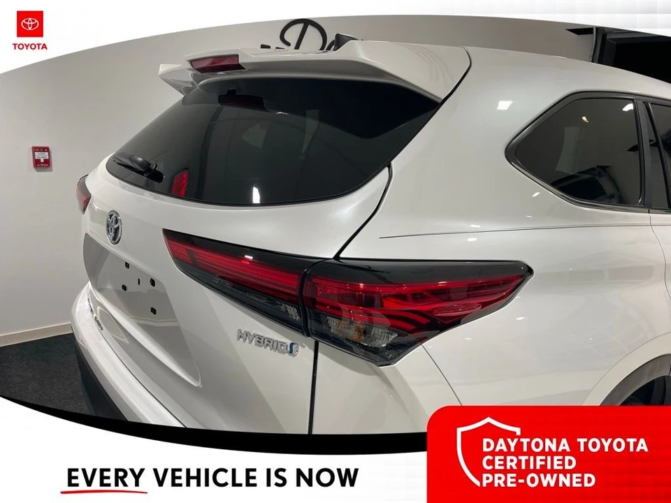 2023 Toyota Highlander - Image 10 of 12