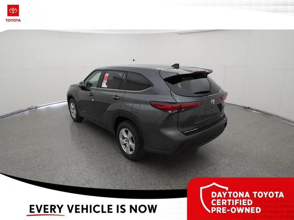 2023 Toyota Highlander - Image 5 of 12