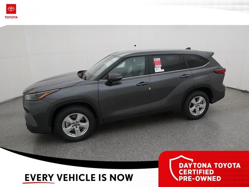 2023 Toyota Highlander - Image 2 of 12