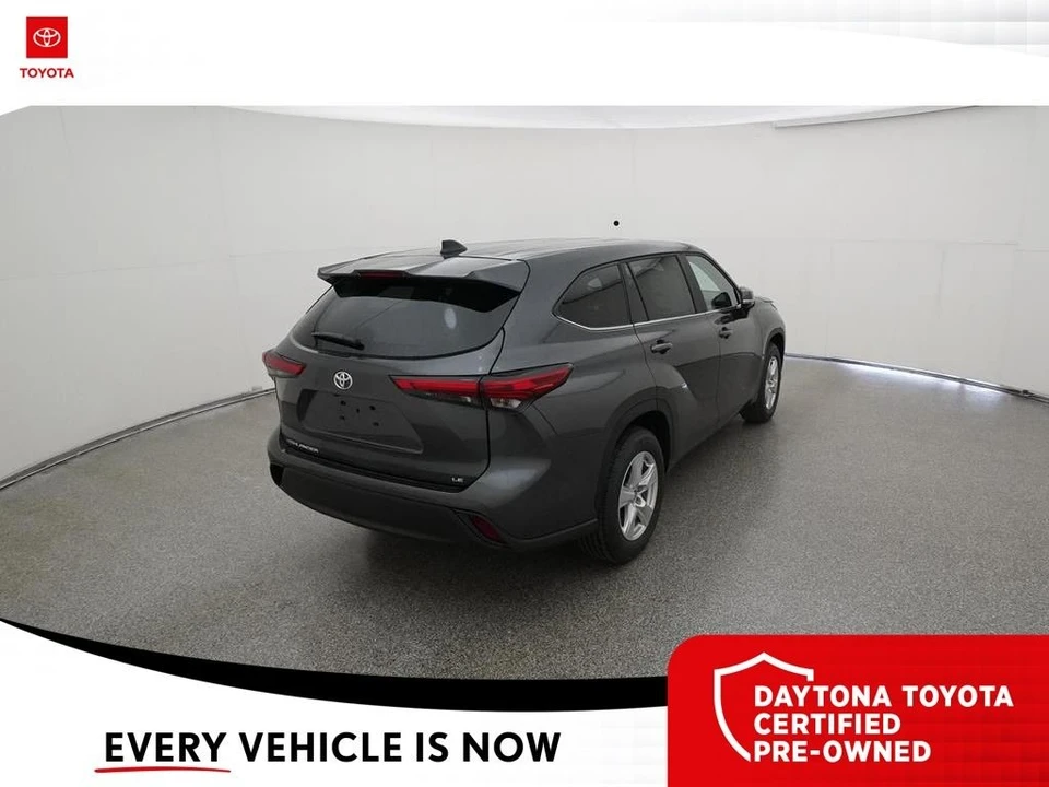 2023 Toyota Highlander - Image 8 of 12