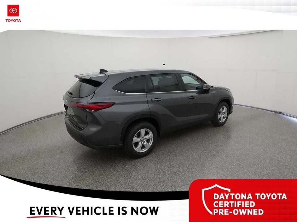 2023 Toyota Highlander - Image 9 of 12
