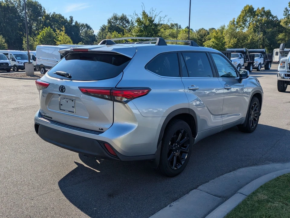 2023 Toyota Highlander - Image 4 of 21