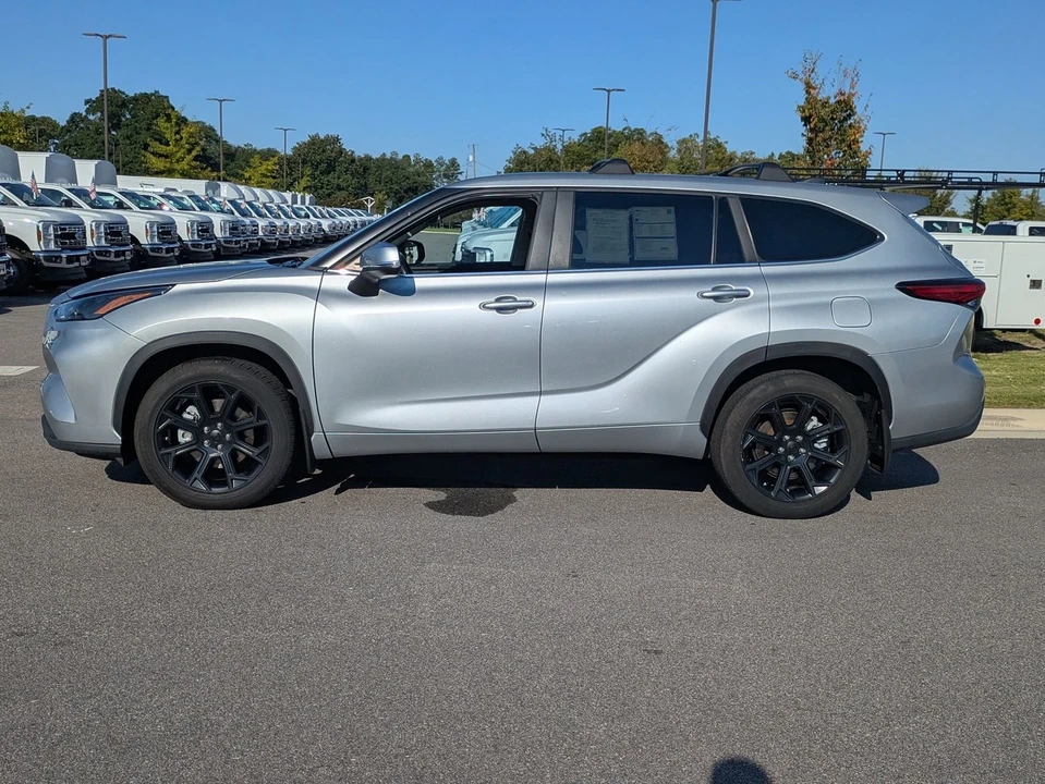 2023 Toyota Highlander - Image 7 of 12