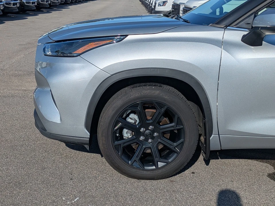 2023 Toyota Highlander - Image 10 of 11