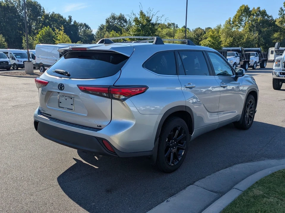 2023 Toyota Highlander - Image 4 of 12
