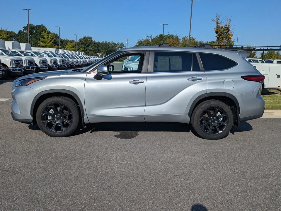 2023 Toyota Highlander - Image 7 of 11