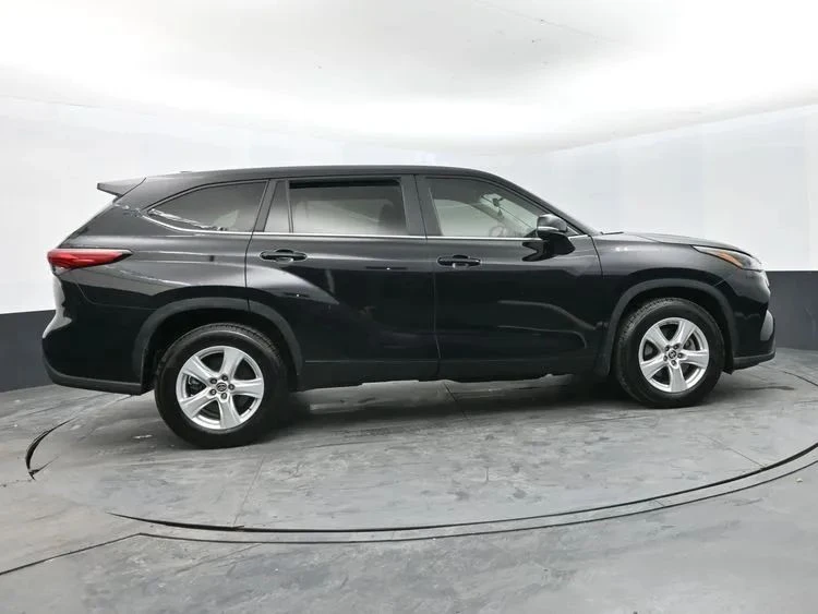 2023 Toyota Highlander - Image 4 of 12