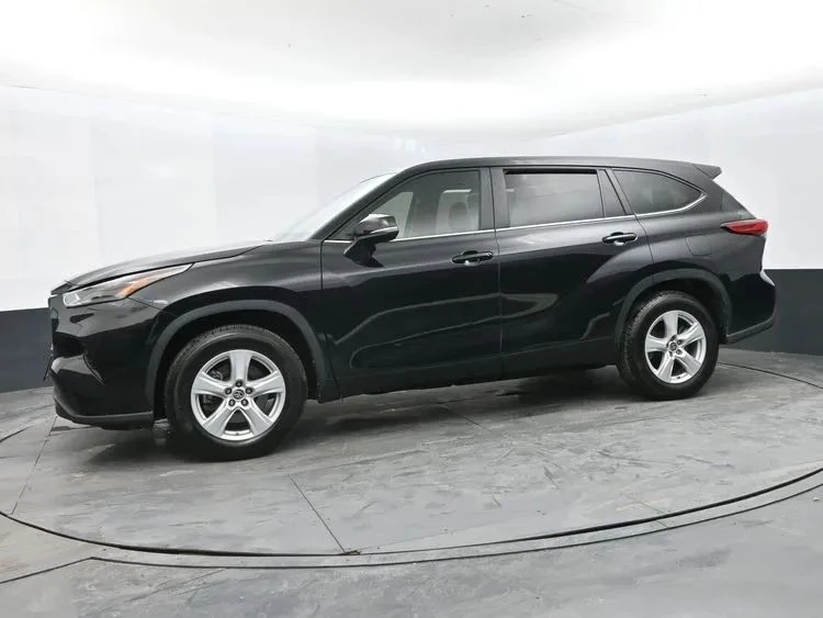 2023 Toyota Highlander - Image 5 of 12