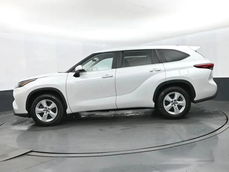2023 Toyota Highlander - Image 4 of 12