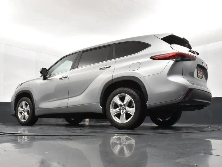 2023 Toyota Highlander - Image 12 of 12