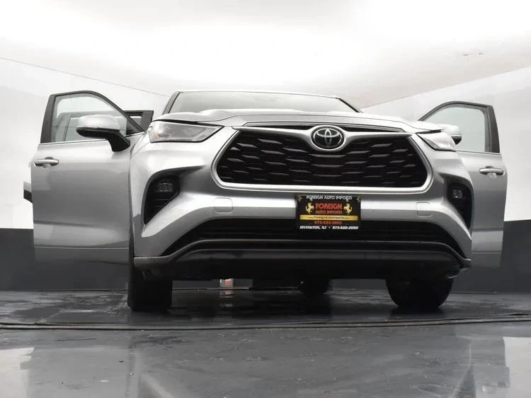 2023 Toyota Highlander - Image 11 of 12